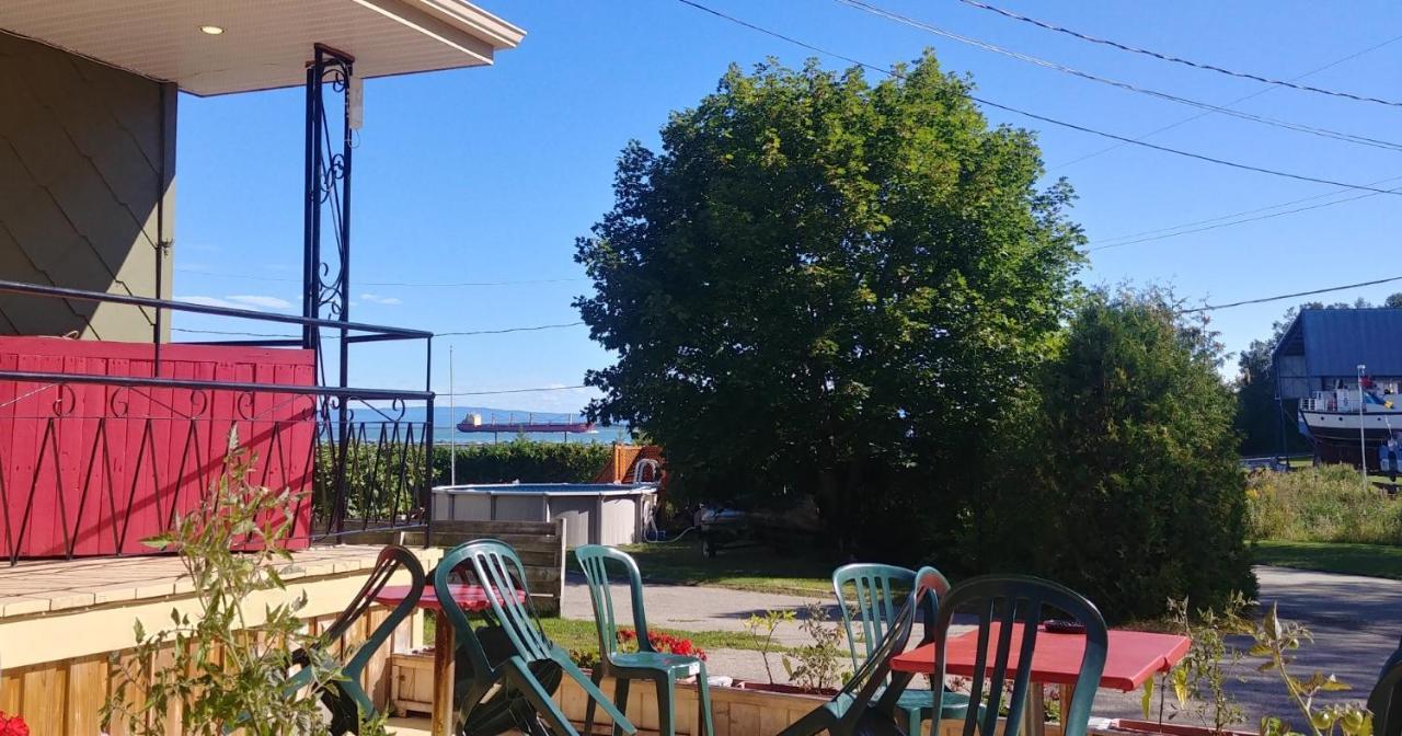 Auberge De La Rive De Charlevoix - Auberge De Jeunesse Familiale Pour Voyageurs De Tous Ages Saint-Joseph-de-la-Rive Luaran gambar